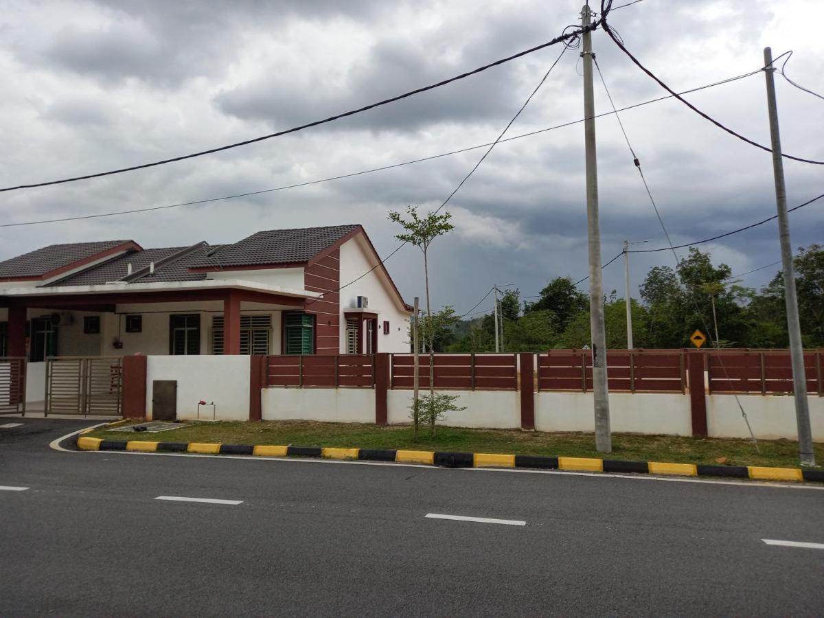 Homestay Zaki D'Gerik Esterno foto