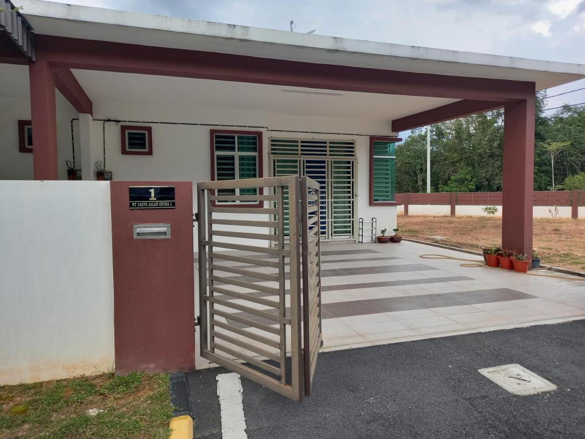 Homestay Zaki D'Gerik Esterno foto